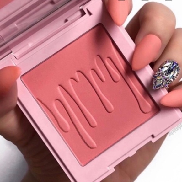 💗Kylie Cosmetics “Baddie On The Block” Blush💗